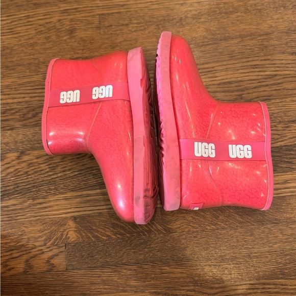 UGG Mini II Classic Clear Boot in Bright Pink Waterproof Rainboot Size 6 - Picture 4 of 10
